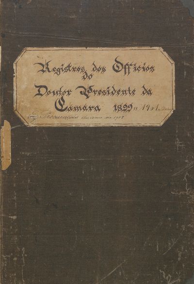 Capa de um dos livros da Câmara.